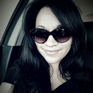 Meet your Posher, Cassandra